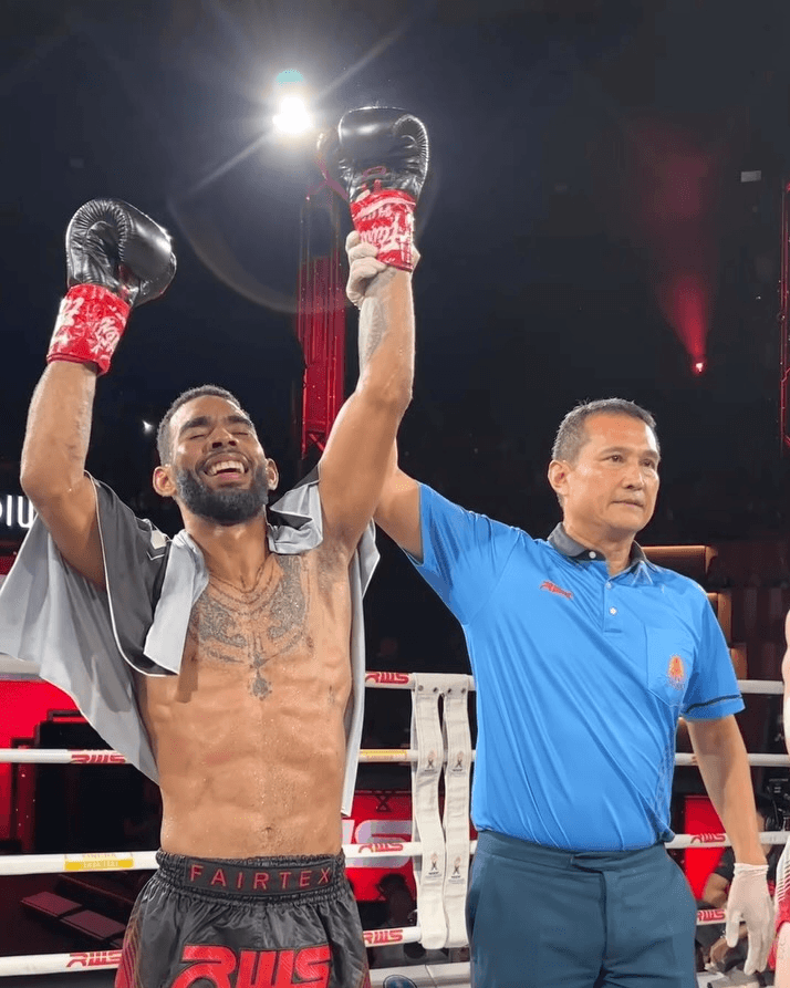 Neimar Almeida Debuts at RWS with Victory Over Finlay Smith